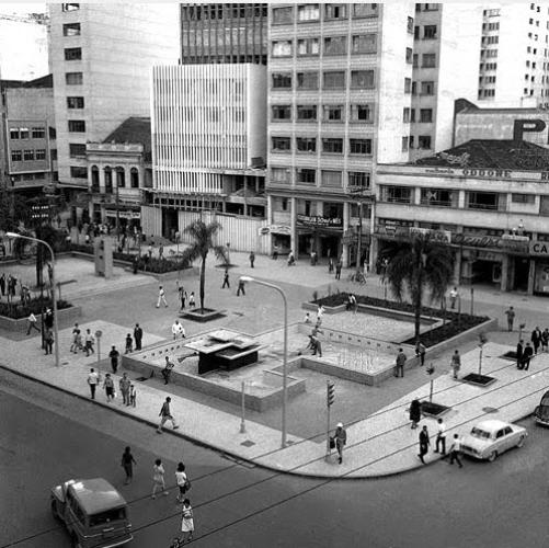 Praça Zacarias em Curitiba na sua versão antiga mais proxima de hoje