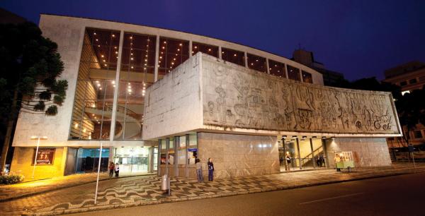 Centro Cultural Teatro Guaíra em Curitiba palco de grandes espetáculos