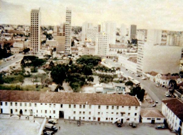 Quartel General e Praça Ruy Barbosa Vista do Edifício Presidente em 1968